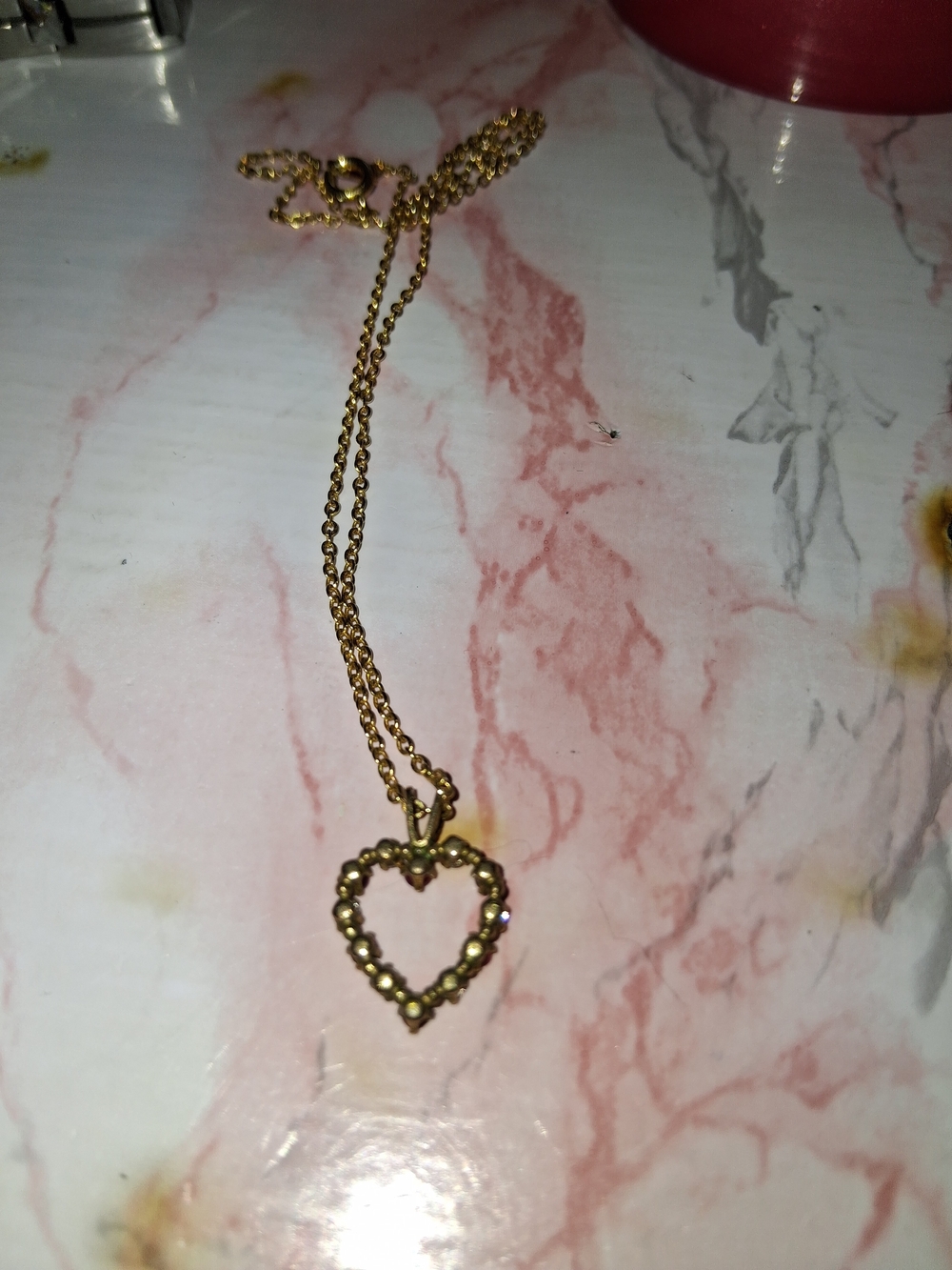 Vintage Source Unknown Gold-Tone Necklace with Red & Clear Heart Charm - Picture 3 of 3